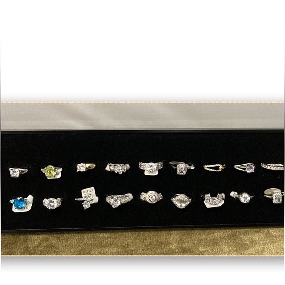 Amazing 18-Piece Assorted Designs and Sizes of Classic Rings - FREE SHIPPING! - Picture 7 of 12